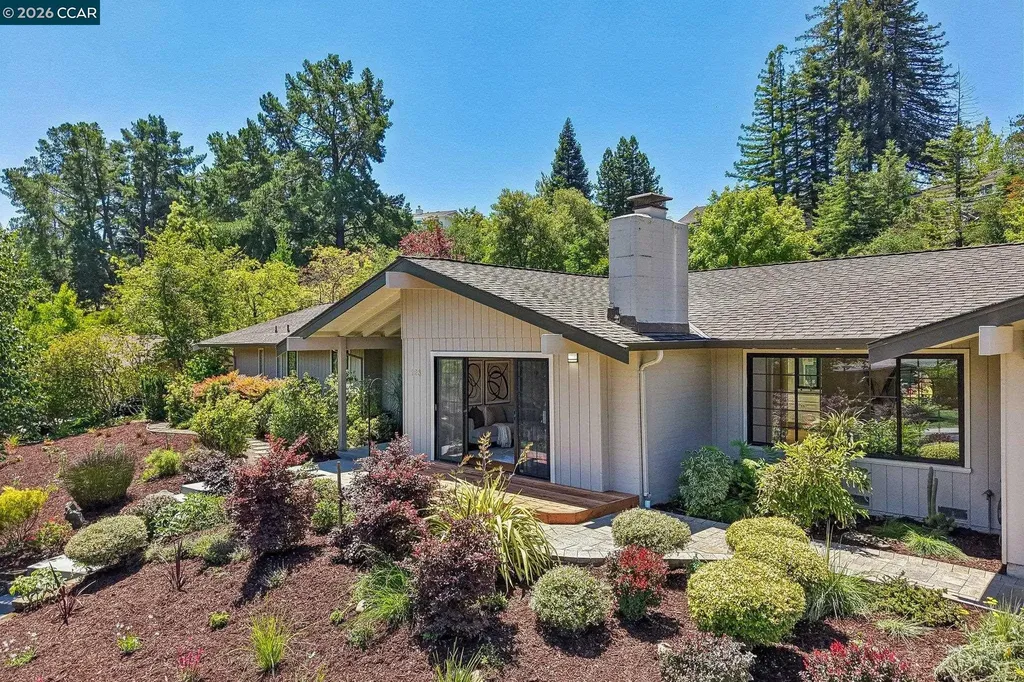 128 Corliss Drive Moraga CA 94556