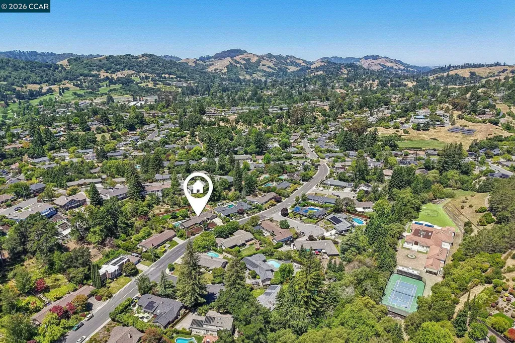 128 Corliss Drive Moraga CA 94556