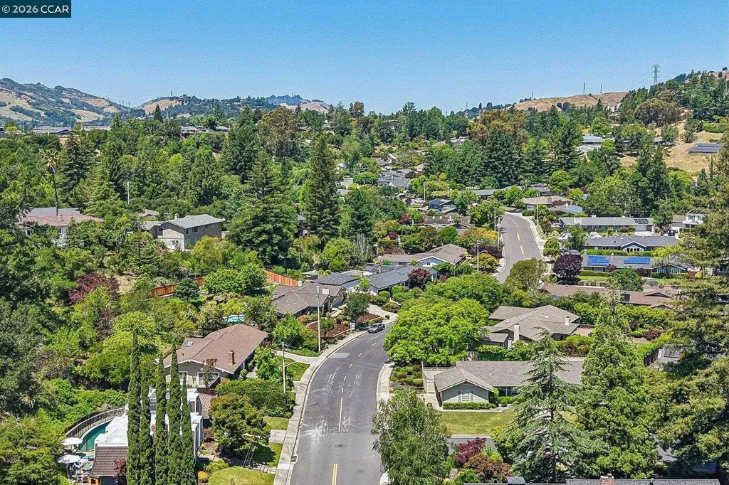 128 Corliss Drive Moraga CA 94556