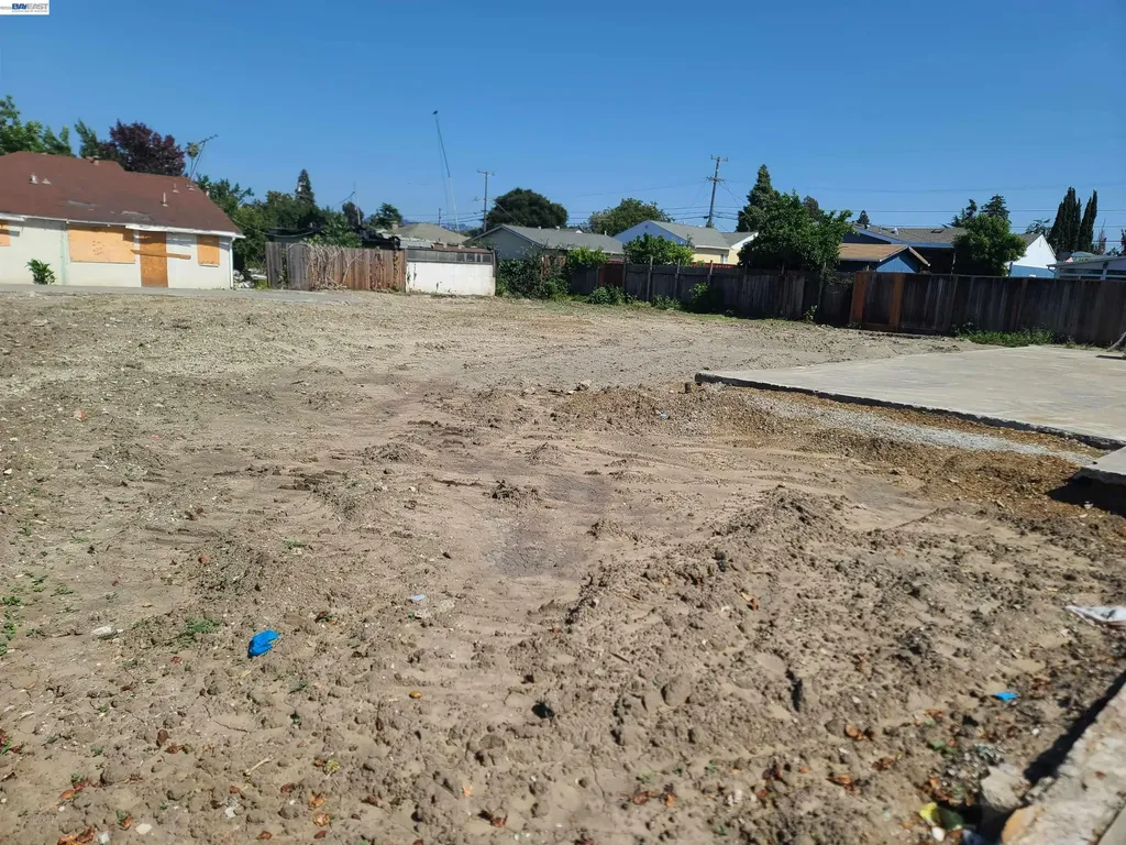 867 Lewelling Boulevard Ashland CA 94541