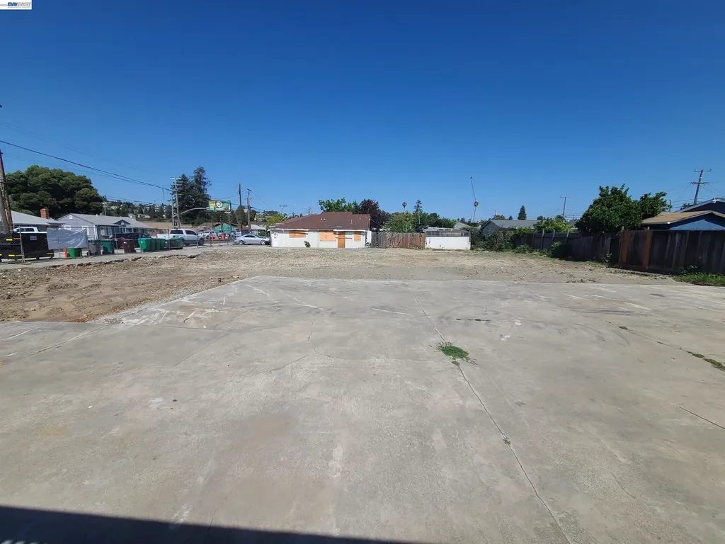 867 Lewelling Boulevard Ashland CA 94541
