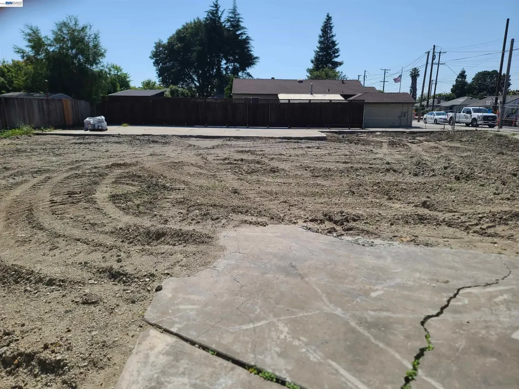 867 Lewelling Boulevard Ashland CA 94541