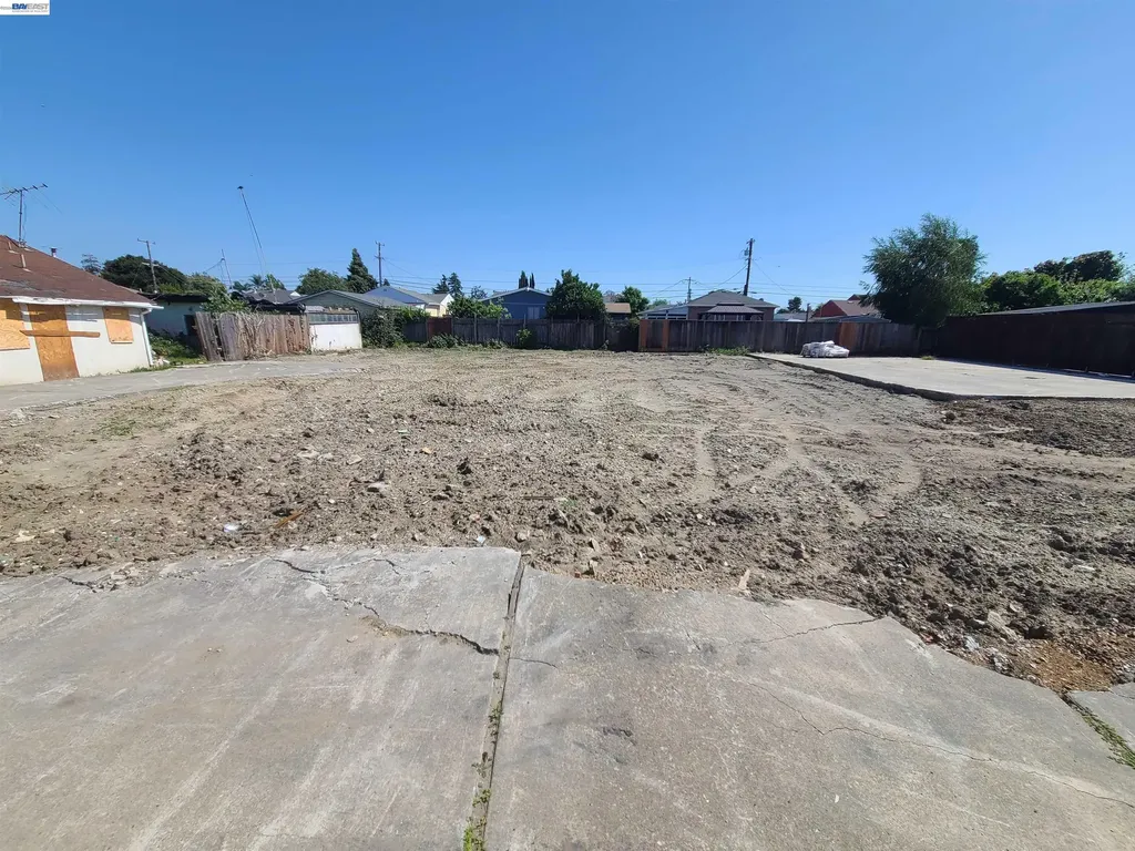 867 Lewelling Boulevard Ashland CA 94541
