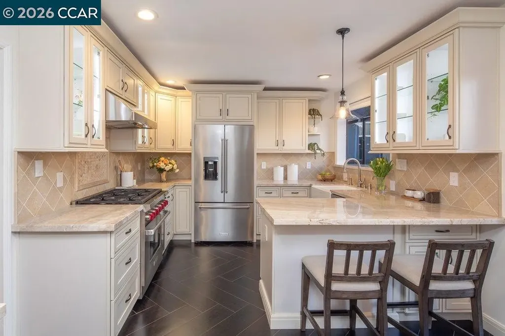 4315 Atlas Avenue Oakland CA 94619