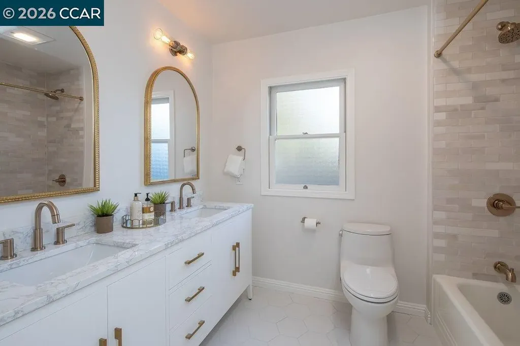 4315 Atlas Avenue Oakland CA 94619