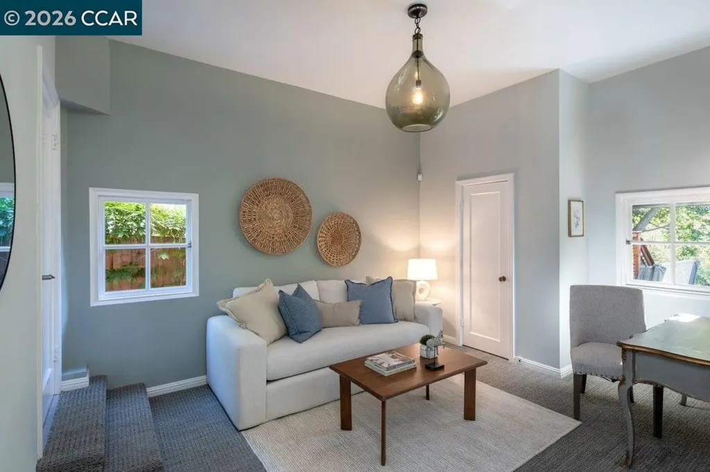 4315 Atlas Avenue Oakland CA 94619