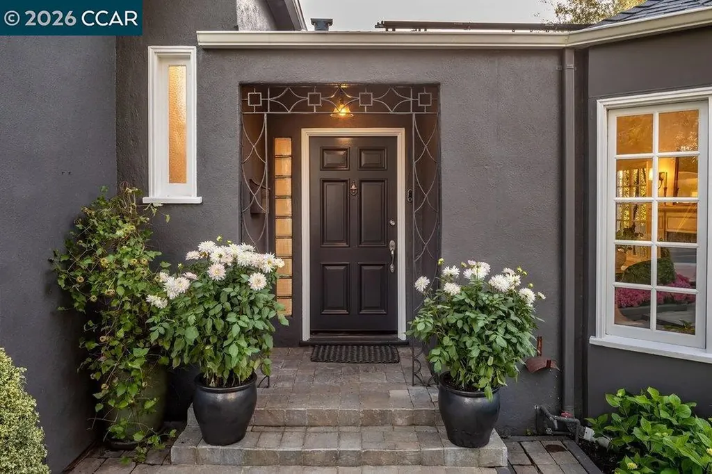 4315 Atlas Avenue Oakland CA 94619