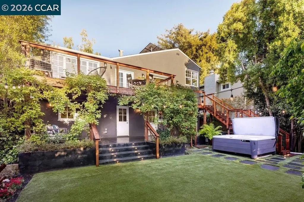 4315 Atlas Avenue Oakland CA 94619
