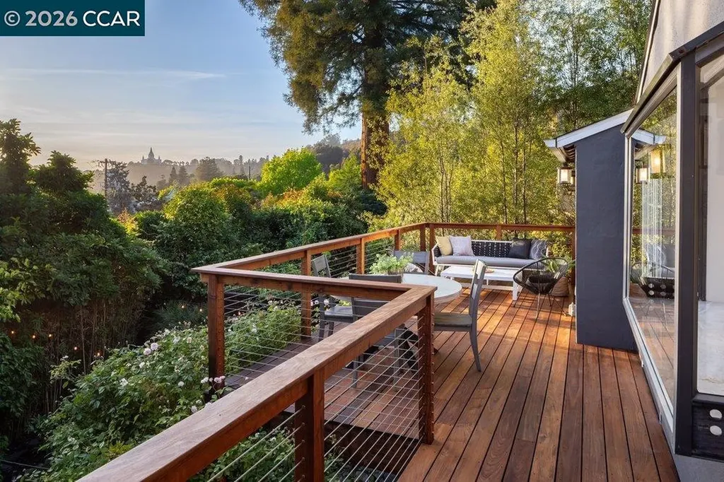 4315 Atlas Avenue Oakland CA 94619