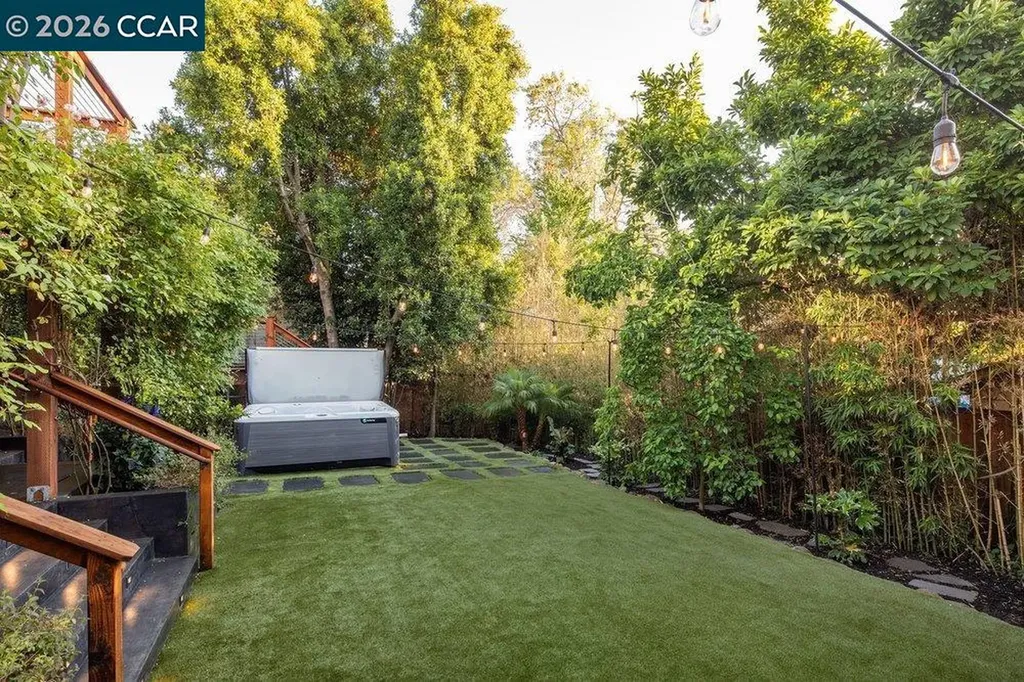 4315 Atlas Avenue Oakland CA 94619