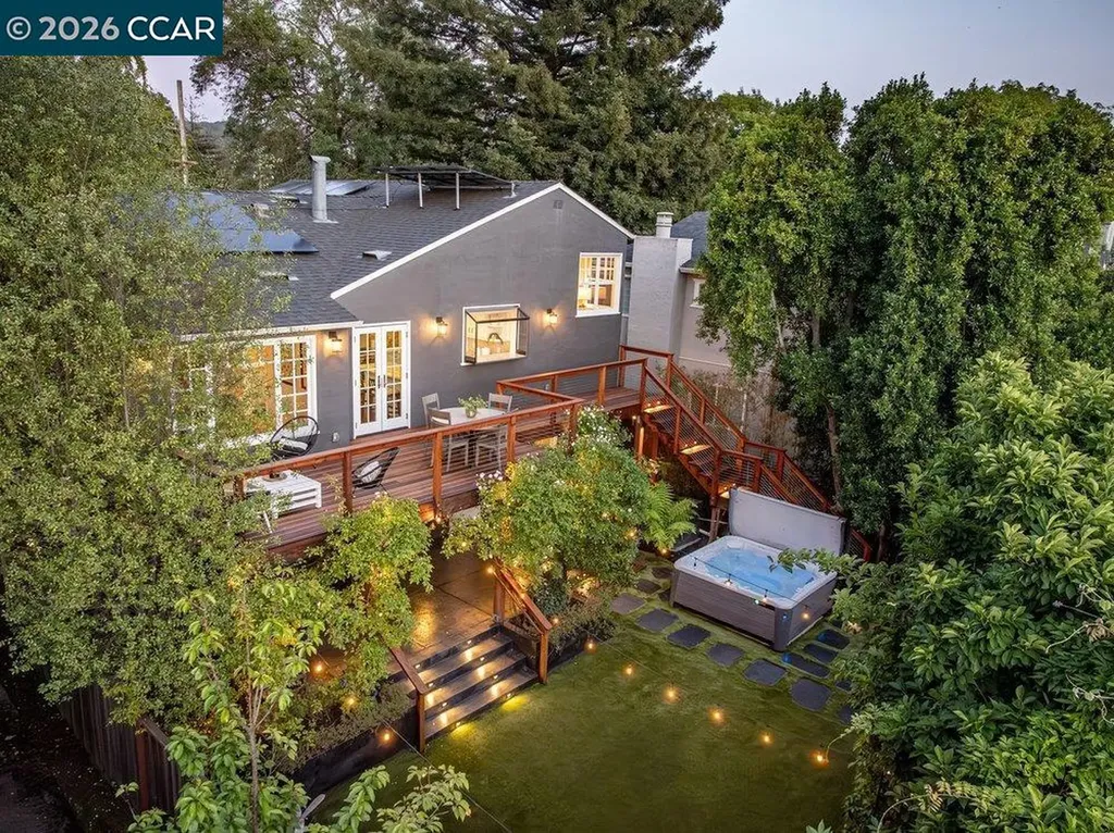 4315 Atlas Avenue Oakland CA 94619