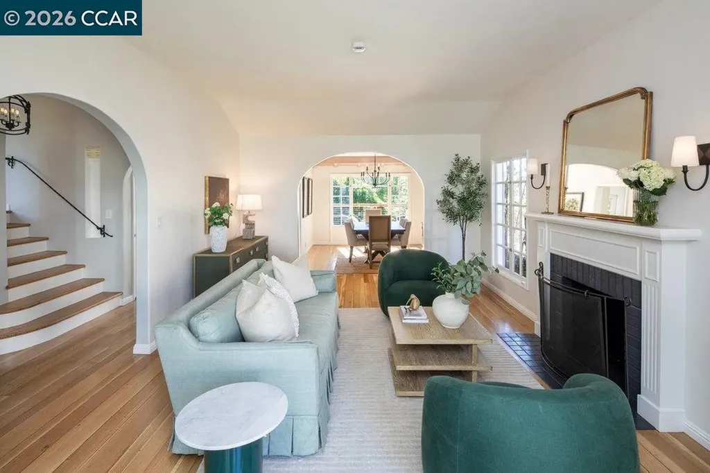 4315 Atlas Avenue Oakland CA 94619