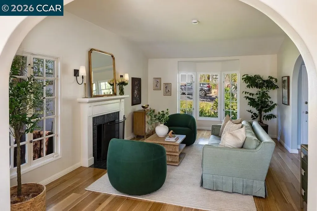 4315 Atlas Avenue Oakland CA 94619