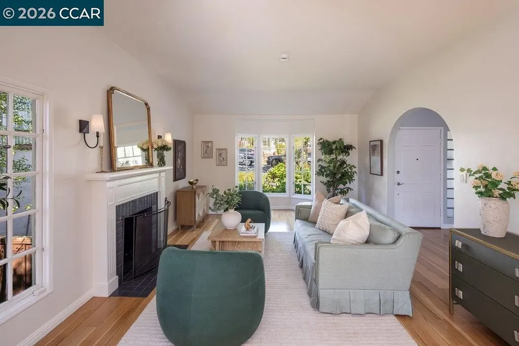 4315 Atlas Avenue Oakland CA 94619