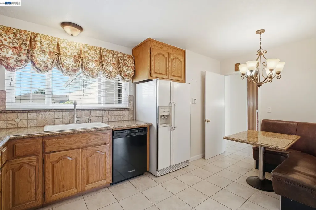 930 Castle Street San Leandro CA 94578