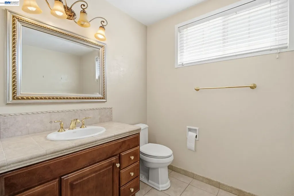 930 Castle Street San Leandro CA 94578