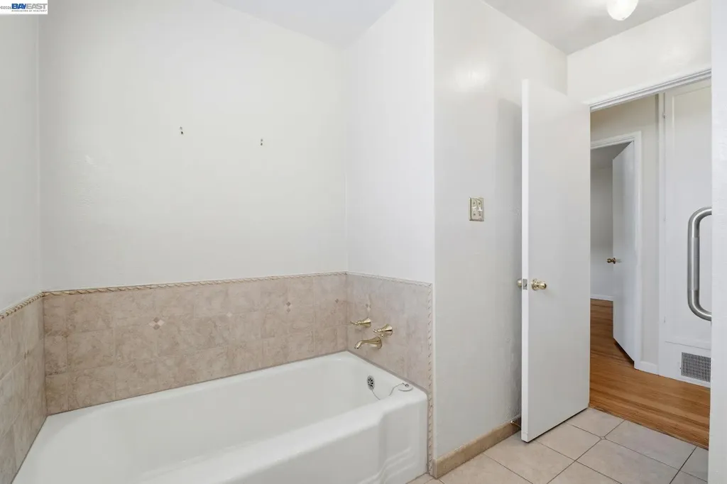 930 Castle Street San Leandro CA 94578
