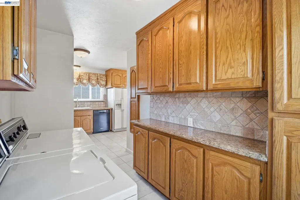 930 Castle Street San Leandro CA 94578