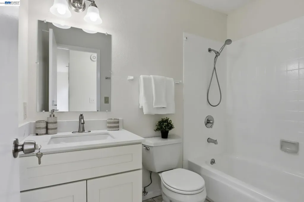 27720 Persimmon Drive Hayward CA 94544
