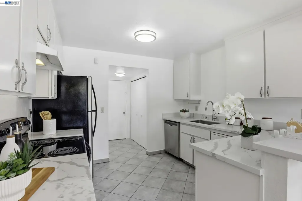 27720 Persimmon Drive Hayward CA 94544