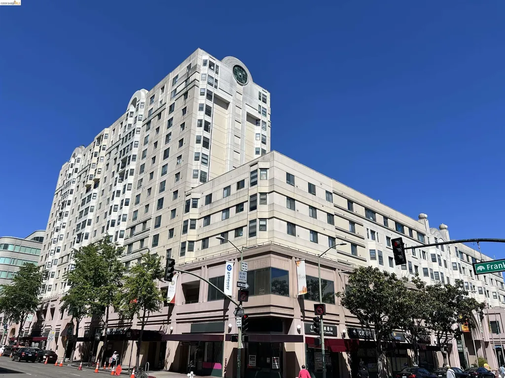 Oakland CA, 988 Franklin Street, Unit 1111