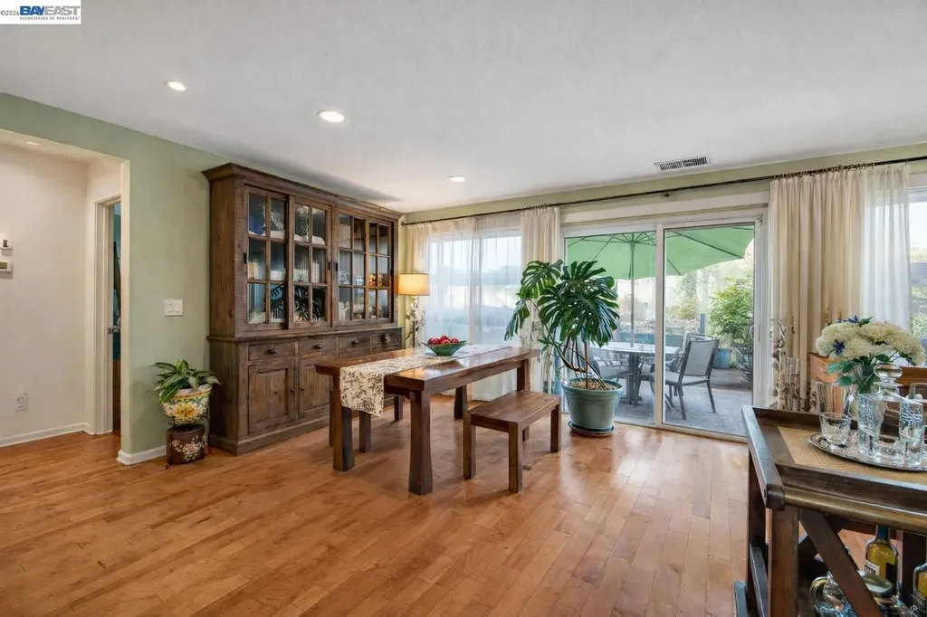 15100 Shining Star Lane San Leandro CA 94579