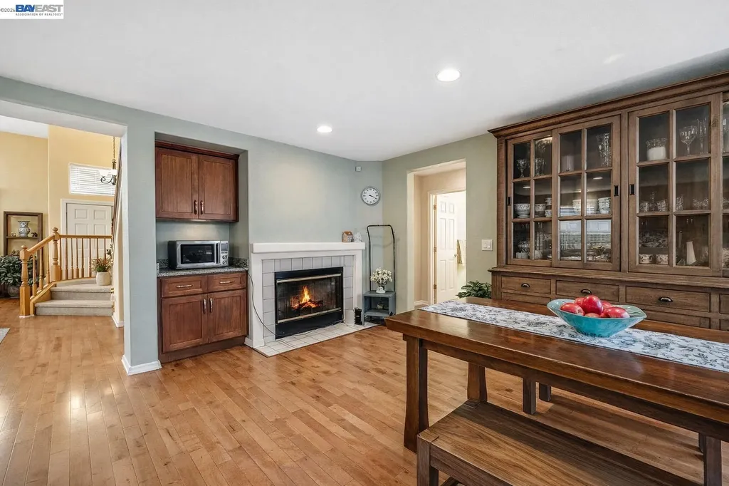 15100 Shining Star Lane San Leandro CA 94579