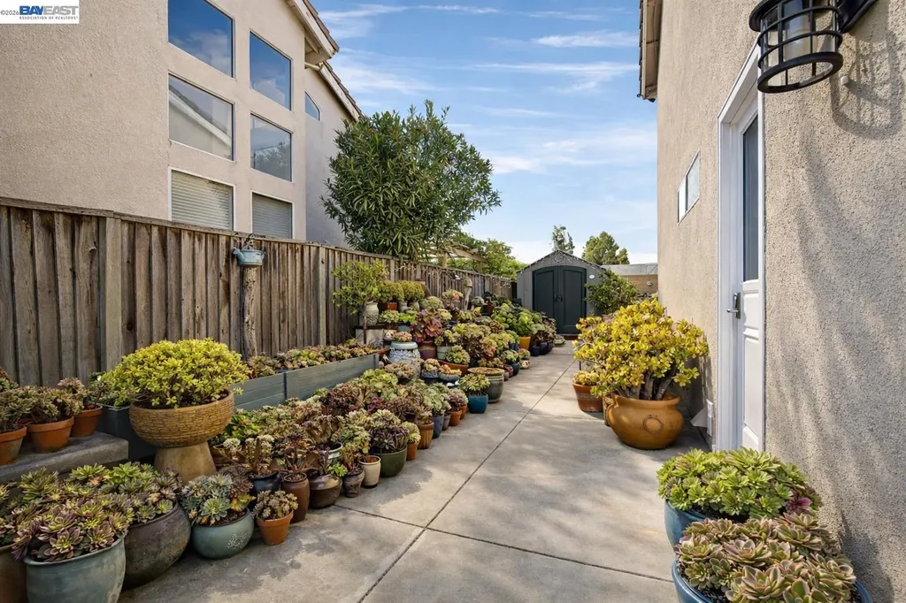 15100 Shining Star Lane San Leandro CA 94579