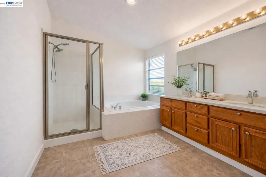 15100 Shining Star Lane San Leandro CA 94579