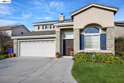 15100 Shining Star Lane San Leandro CA 94579