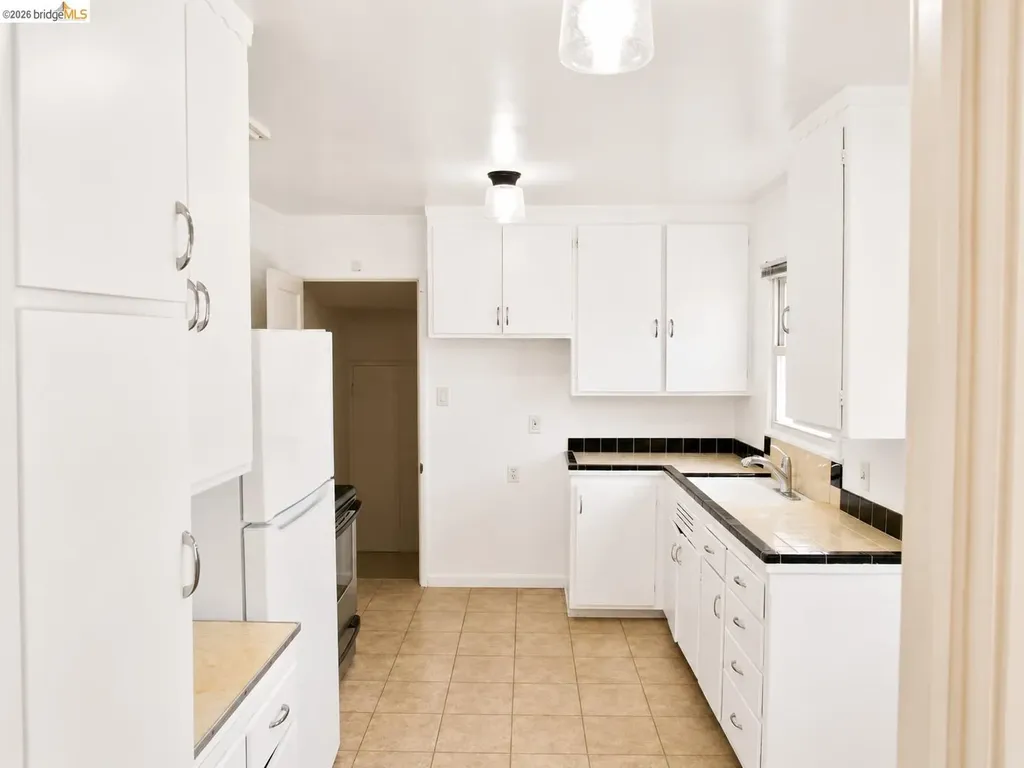 13904 Lark Street San Leandro CA 94578