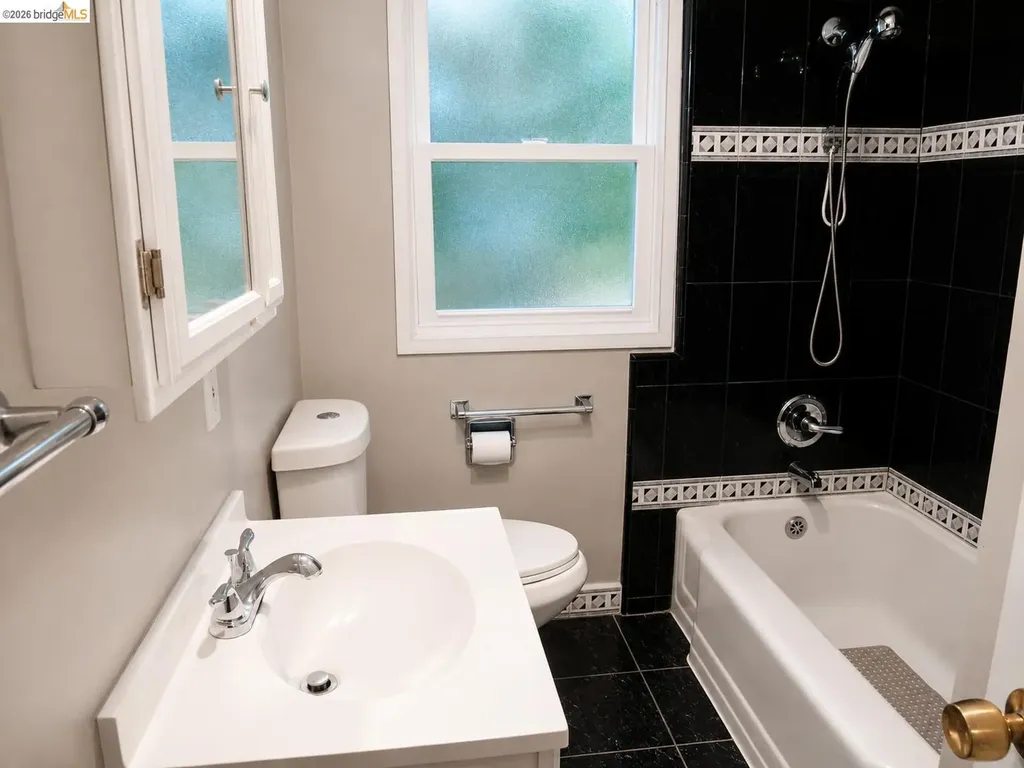 13904 Lark Street San Leandro CA 94578