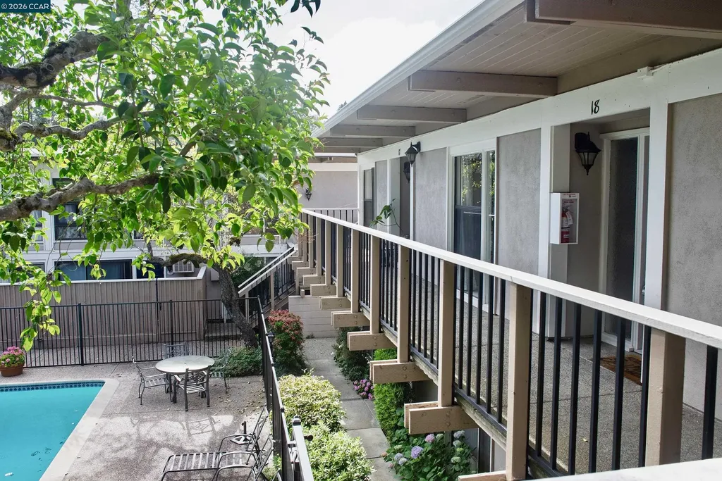 2133 Donald Drive Moraga CA 94556