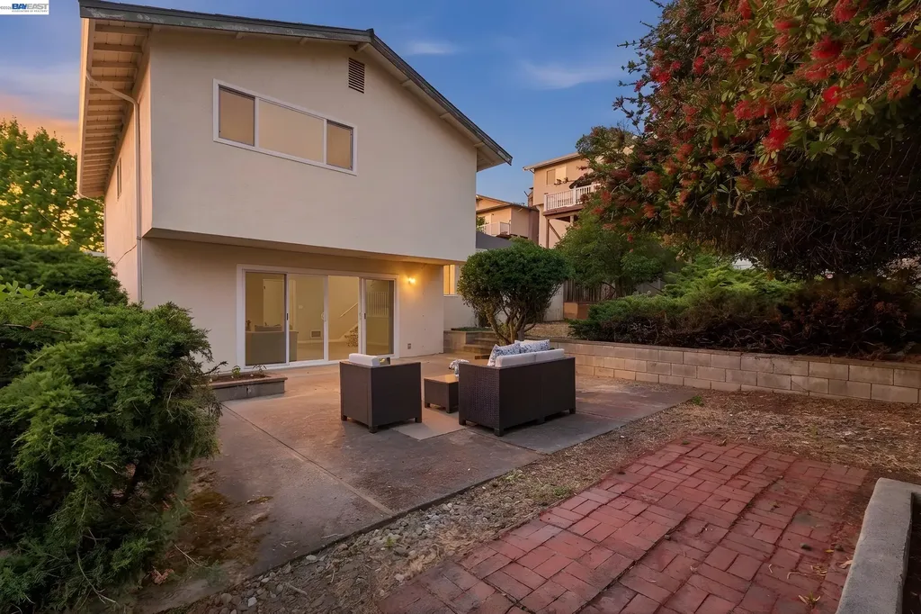 19304 Barclay Road Castro Valley CA 94546