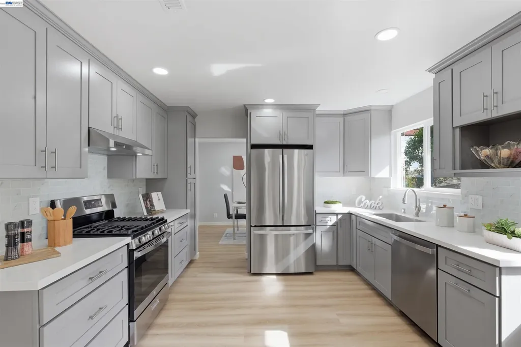19304 Barclay Road Castro Valley CA 94546