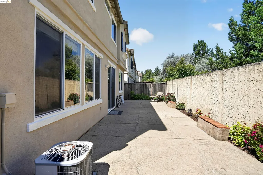 1221 Andrea Way Vallejo CA 94591