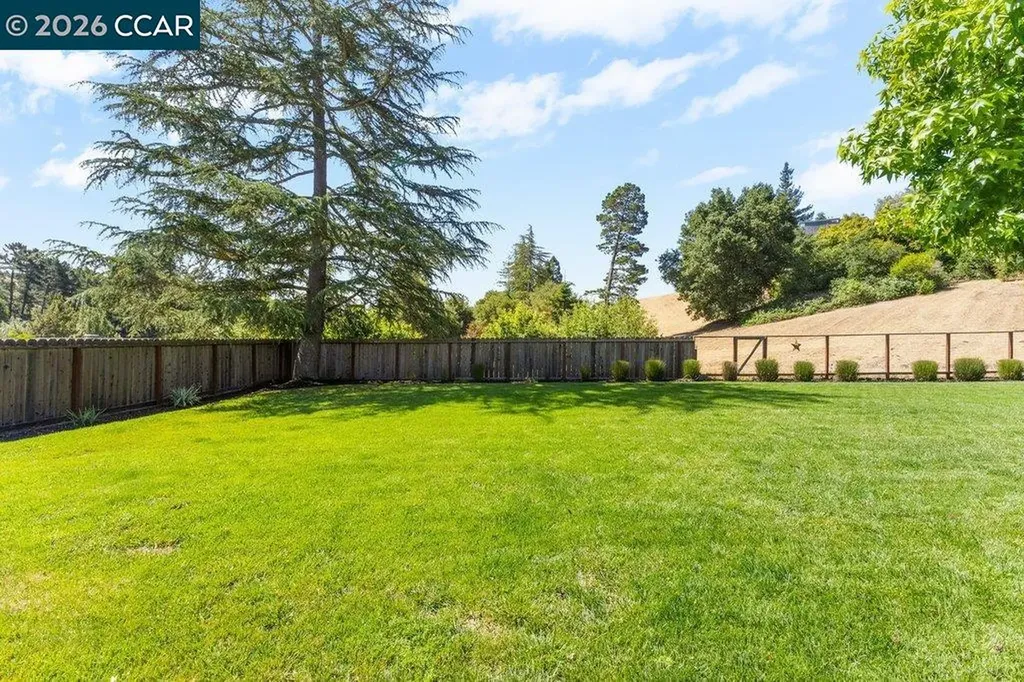 19 Lynwood Place Moraga CA 94556