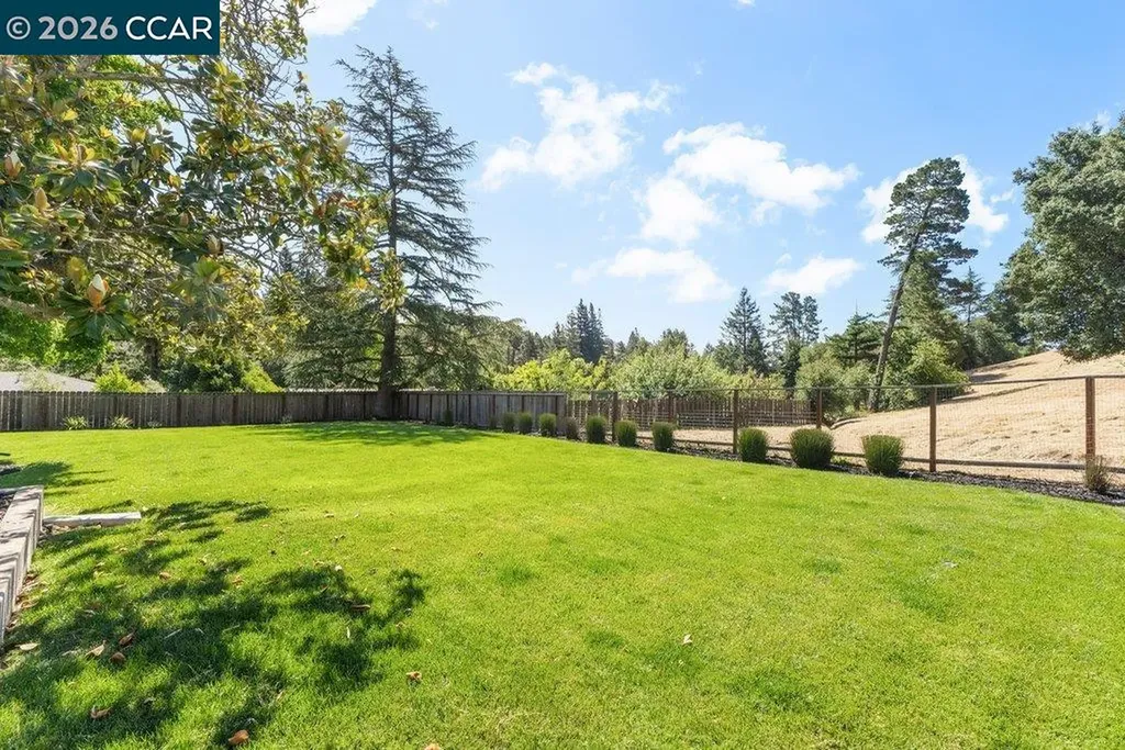 19 Lynwood Place Moraga CA 94556
