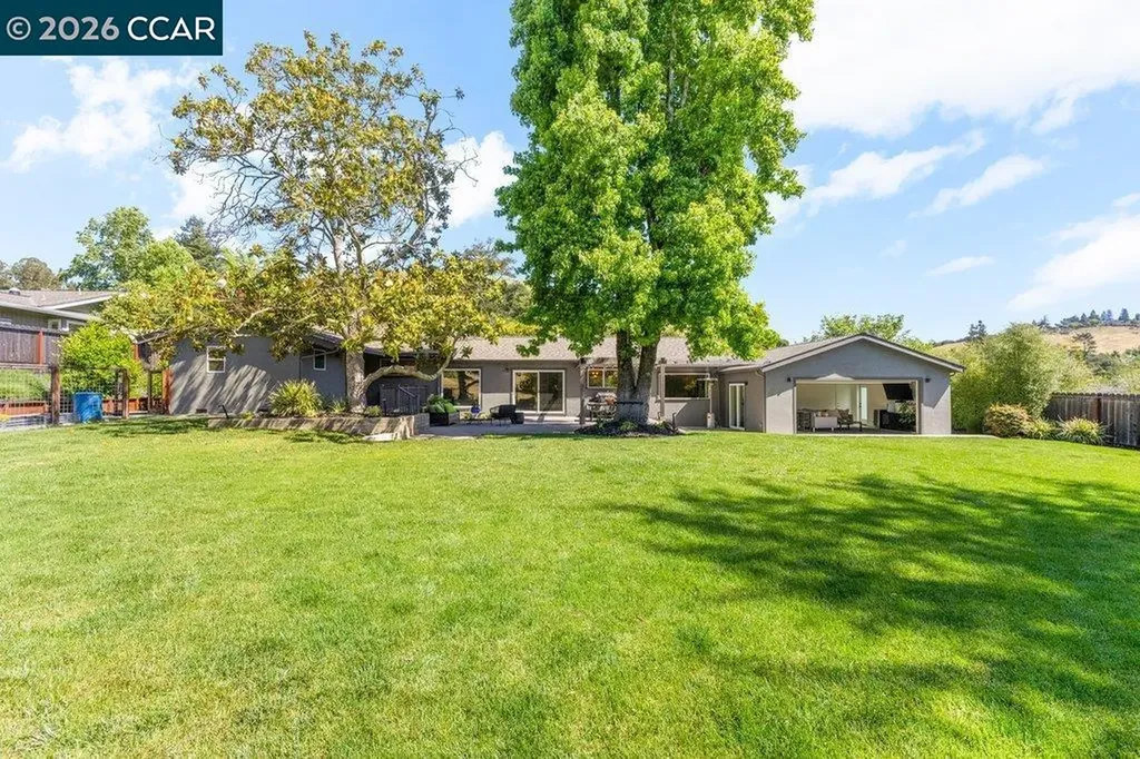 19 Lynwood Place Moraga CA 94556