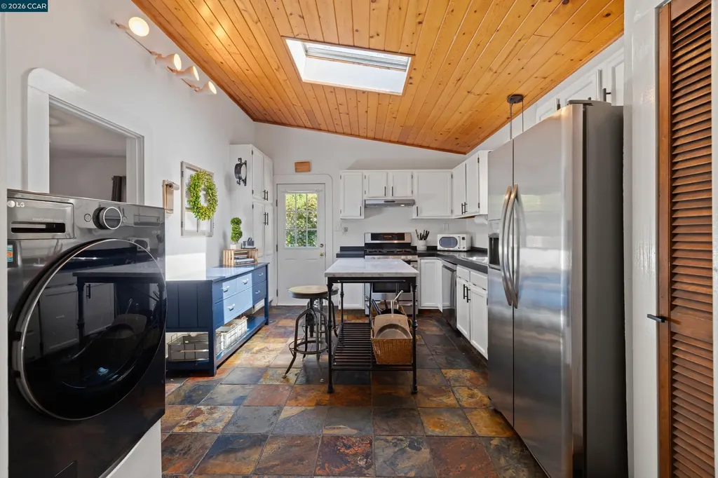 6366 Sunnymere Avenue Oakland CA 94605