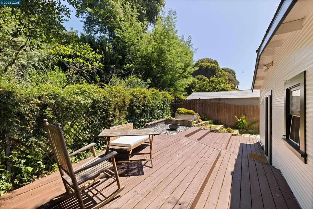 6366 Sunnymere Avenue Oakland CA 94605