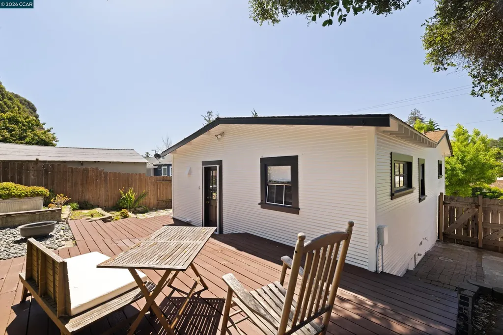 6366 Sunnymere Avenue Oakland CA 94605