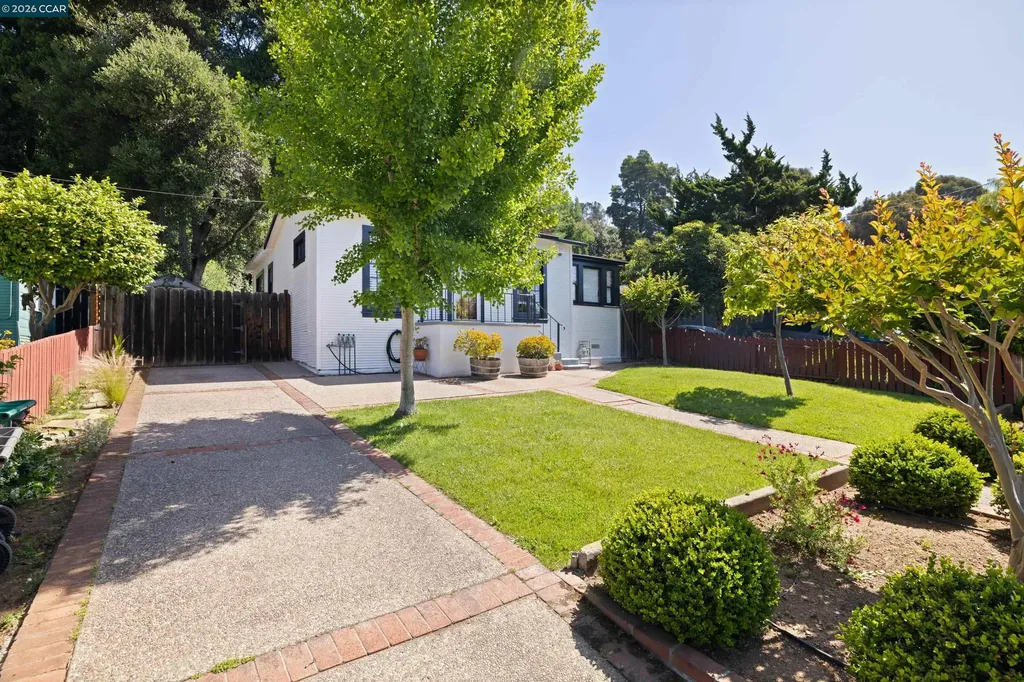 6366 Sunnymere Avenue Oakland CA 94605