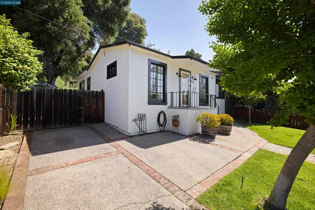 6366 Sunnymere Avenue Oakland CA 94605