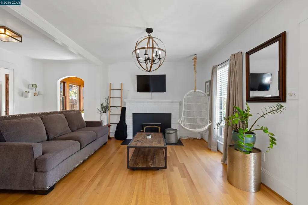 6366 Sunnymere Avenue Oakland CA 94605