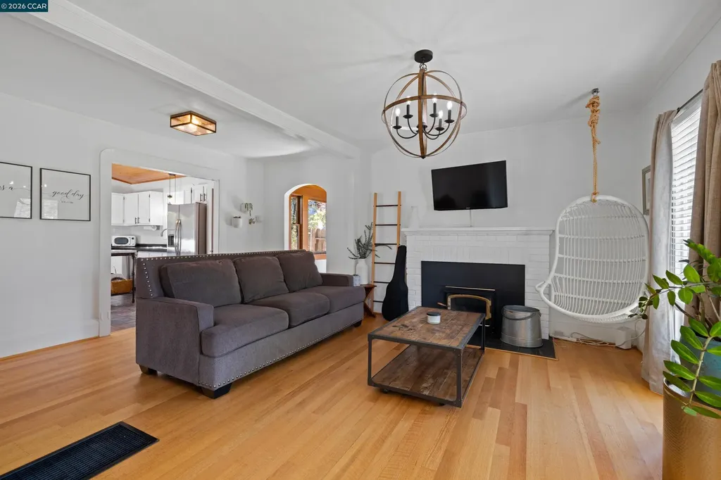 6366 Sunnymere Avenue Oakland CA 94605
