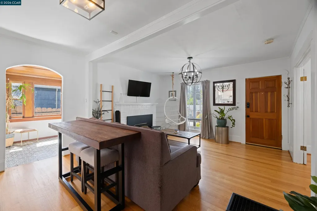 6366 Sunnymere Avenue Oakland CA 94605