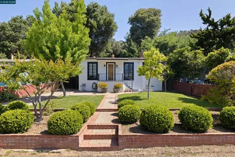 6366 Sunnymere Avenue Oakland CA 94605