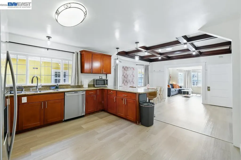 2506 Highland Avenue Oakland CA 94606