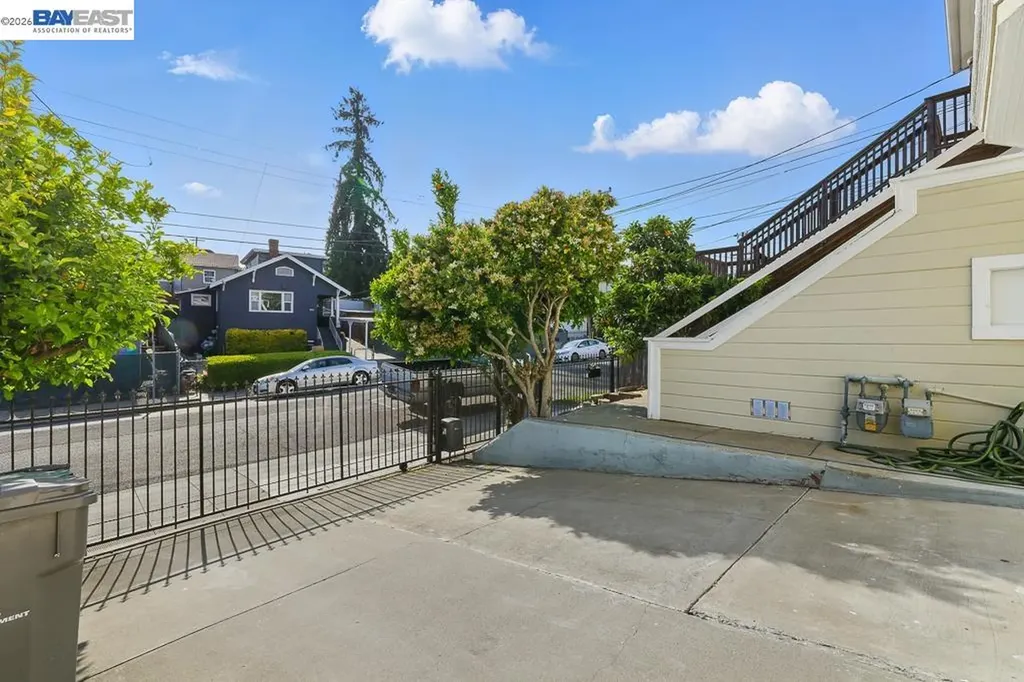 2506 Highland Avenue Oakland CA 94606